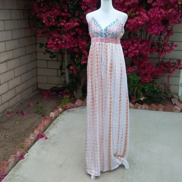 green emerald velvet dress Flying Tomato Baby Pink Floral Sleeveless Maxi Dress main image 0